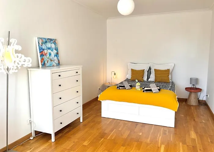 Vivez Au Large Dans Ce Grand T3 דירה